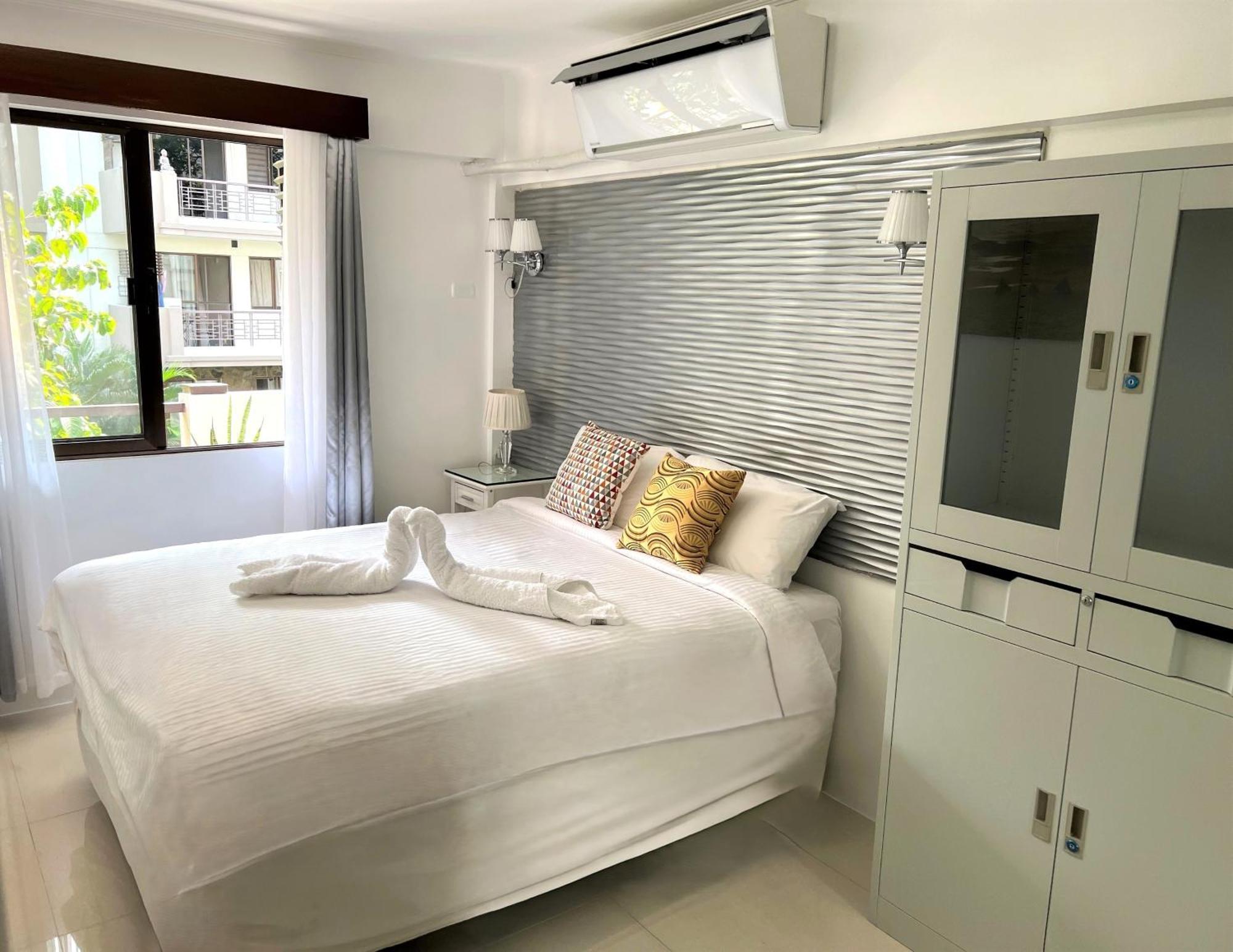 Stunning 2Br Apt, 65 Sq M Netflix At Rosewood Pointe Residences Near Bgc Manila Exteriér fotografie